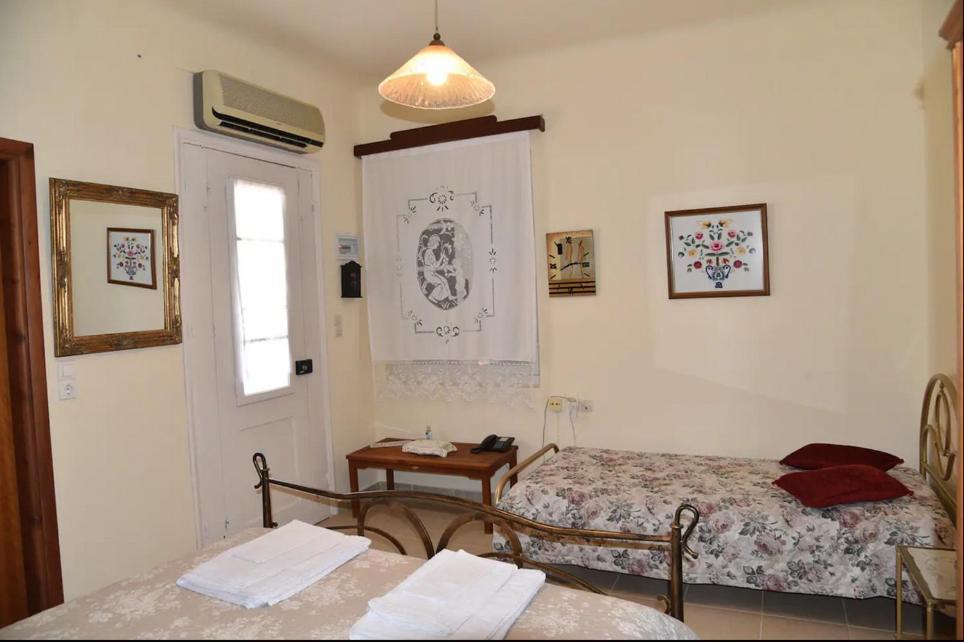 Traditional Residence With Terrace Latsida Экстерьер фото