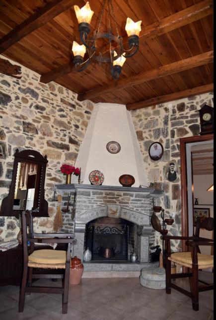 Traditional Residence With Terrace Latsida Экстерьер фото